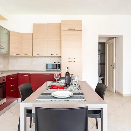 Bellissima Casa Con Piscina Vicino Al Centro Feriehus