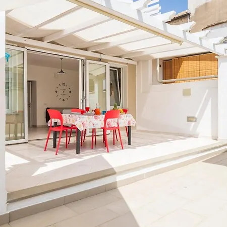 Bellissima Casa Con Piscina Vicino Al Centro Nyaraló Tortolì