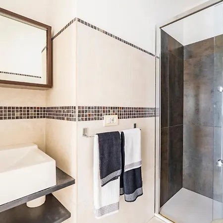 Bellissima Casa Con Piscina Vicino Al Centro Feriehus